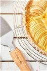 HomeBaking Box Pies with Perforated Circle Meat Pie and Pie Server