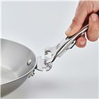 Removable clip-on handle in cast stainless steel