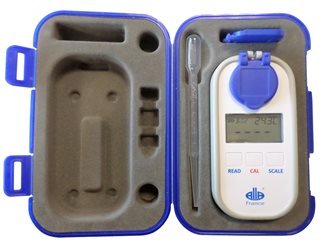 Digital refractometer with 4 scales